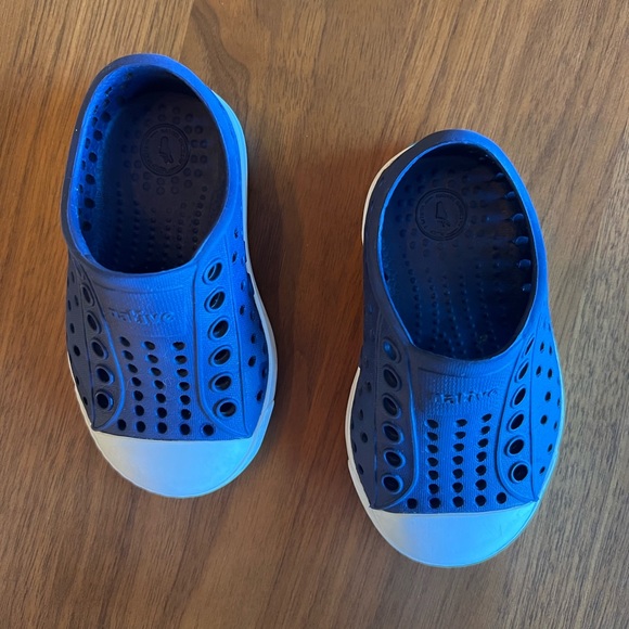 Native - Jefferson Slip-ons - Picture 3 of 4